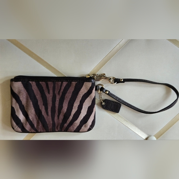 COACH MADISON ZEBRA PRINT SMALL WRISTLET BLACK BROWN CREAM - Picture 7 of 8
